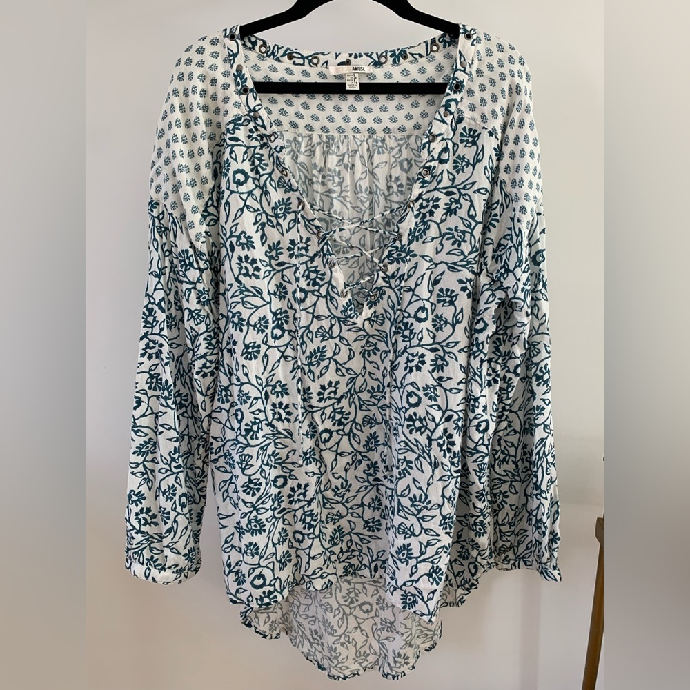 Amuse Society, size small, blue & white floral flower shirt